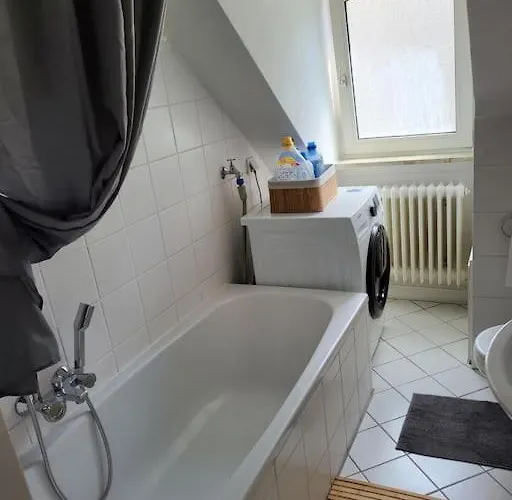 Zentrale Gemuetliche Apartment *